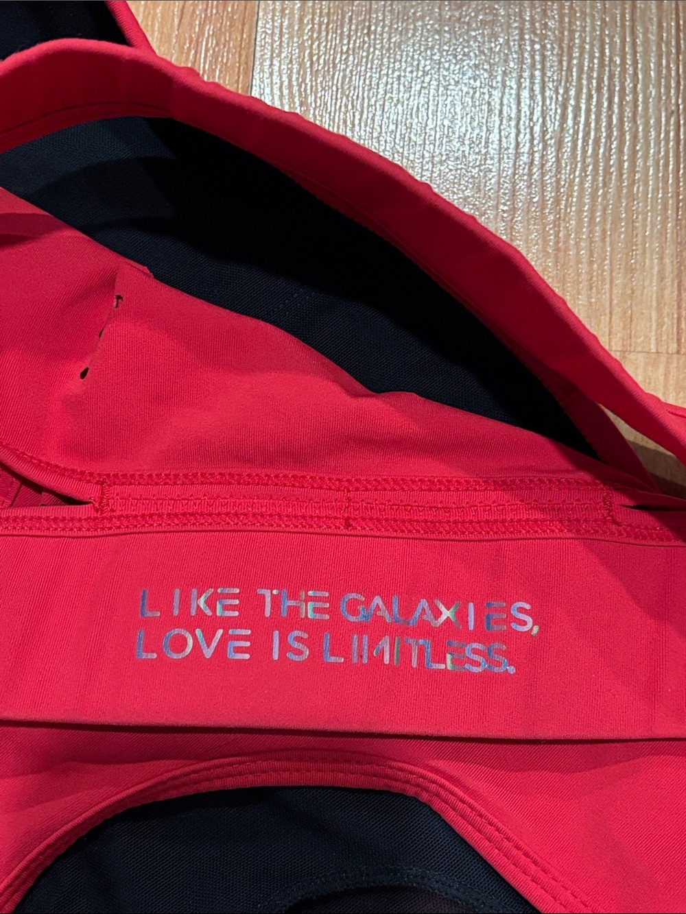 Cutout Active Sports Bra in Red - Picture 7 of 7
